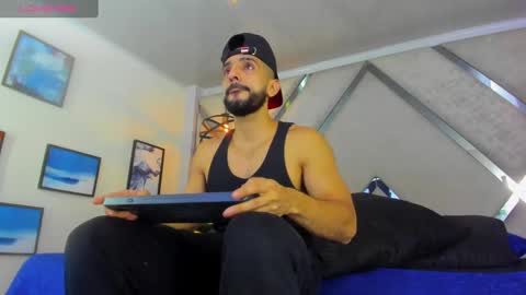 Yiyo online show from March 2025 04:10:01 AM