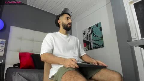 Yiyo online show from February 2026 04:27:02 AM