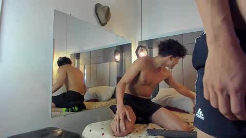 Snapshot of yizus_bonz chatting on February 2025 01:52:02 AM yizus_bonz online show from February 2025 01:52:02 AM