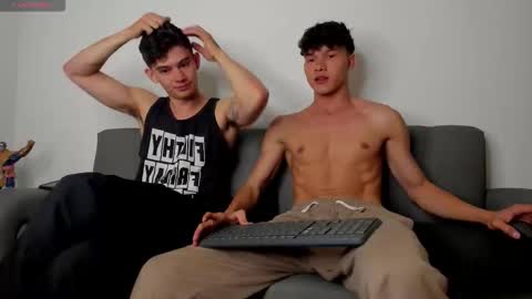 Snapshot of yizus_bonz chatting on December 2025 11:23:02 PM yizus_bonz online show from December 2025 11:23:02 PM