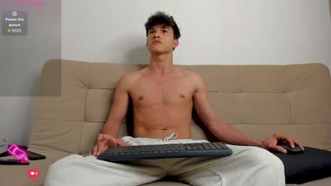 yizus_bonz online show from May 2026 11:57:02 PM