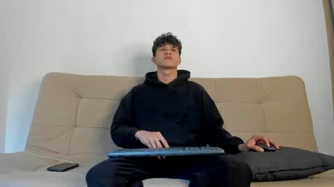 yizus_bonz online show from May 2026 09:13:01 PM