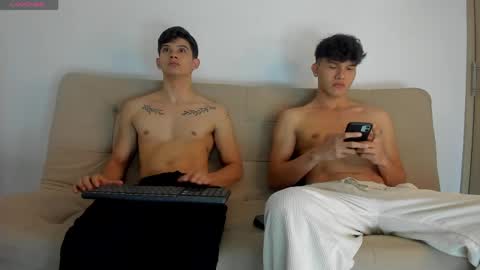 yizus_bonz online show from May 2026 11:12:01 PM