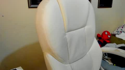 yker online show from October 2025 02:01:02 AM