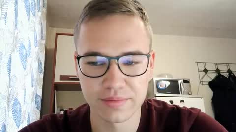 Yminoske online show from November 2025 08:35:01 AM