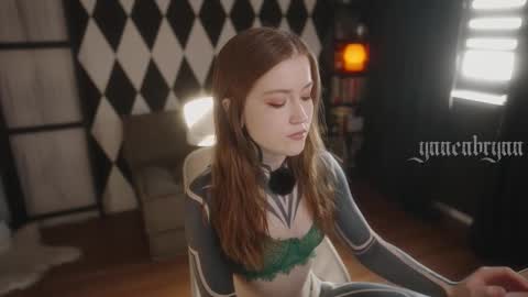 ynnenbrynn online show from October 2025 07:41:01 AM