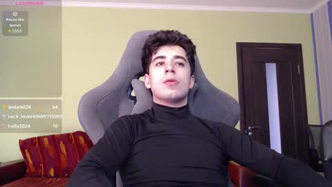 Snapshot of yofukashi chatting on October 2025 09:31:01 AM yofukashi online show from October 2025 09:31:01 AM