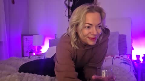 Yogiblondebangme online show from May 2026 03:01:02 AM