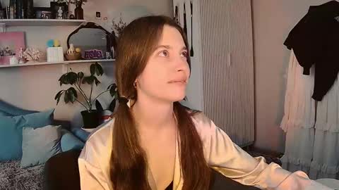 yoka_paradoxxx online show from May 2026 12:45:01 PM