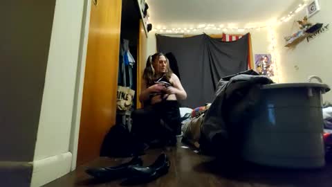 Snapshot of yokojoe chatting on April 2026 04:44:02 AM YokoJoe online show from April 2026 04:44:02 AM