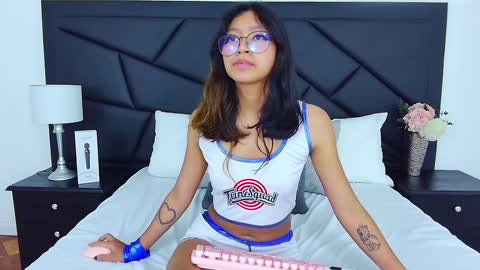 Yommi Winx online show from January 2025 02:43:02 AM