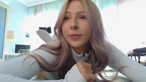 Snapshot of yononeey chatting on September 2025 12:10:02 PM Wilma online show from September 2025 12:10:02 PM