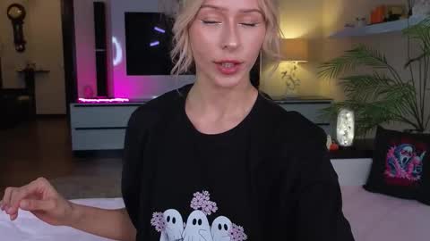 Snapshot of yononeey chatting on October 2025 03:46:02 PM Wilma online show from October 2025 03:46:02 PM