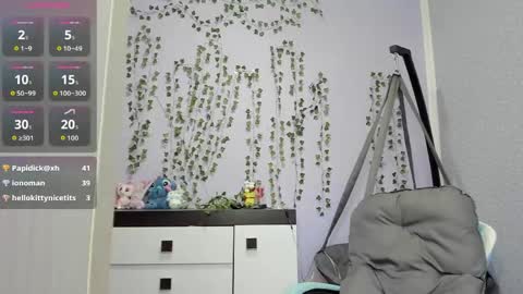 yoonhee_ki online show from April 2026 02:34:02 PM
