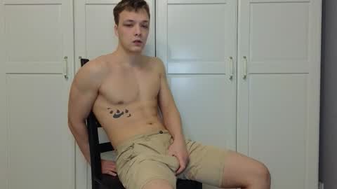 Snapshot of you_dream_ chatting on December 2025 12:29:02 AM you_dream_ online show from December 2025 12:29:02 AM