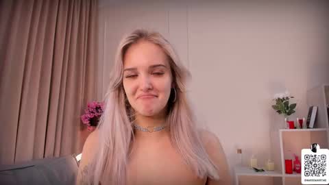 Elizabeth brunette -- Darline blonde  online show from February 2025 01:22:01 PM