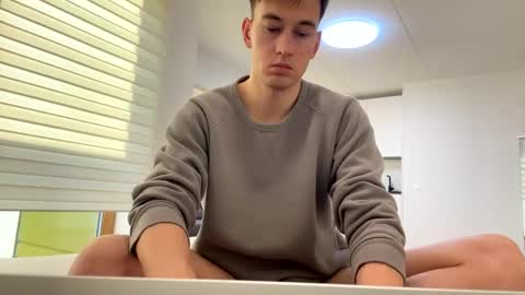 Snapshot of youcan__ chatting on March 2025 03:28:02 PM youcan__ online show from March 2025 03:28:02 PM