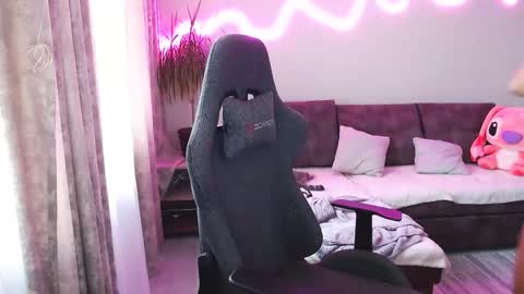 Bella online show from October 2025 08:09:01 AM