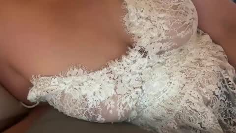 Snapshot of youownmee chatting on May 2026 03:31:02 PM Bellas Breasts online show from May 2026 03:31:02 PM