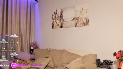 Snapshot of your__voice chatting on November 2025 08:22:02 PM Camilla online show from November 2025 08:22:02 PM