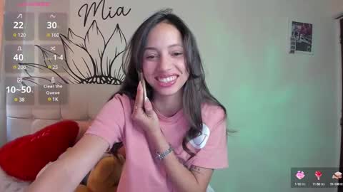 Snapshot of your_beck chatting on January 2025 07:15:01 PM mia3 online show from January 2025 07:15:01 PM