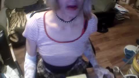 Snapshot of your_dog chatting on December 2024 01:26:01 AM Taylor Tash online show from December 2024 01:26:01 AM