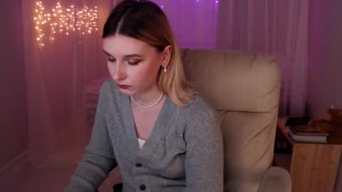 Snapshot of your_freya chatting on December 2024 02:28:01 PM Freya online show from December 2024 02:28:01 PM