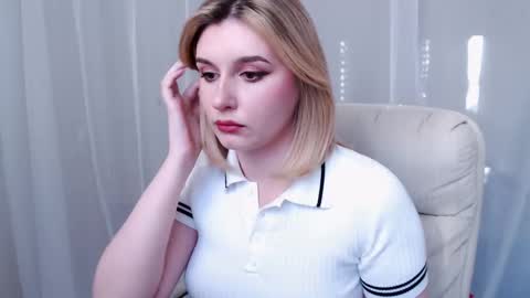 Snapshot of your_freya chatting on March 2025 12:09:02 PM Freya online show from March 2025 12:09:02 PM