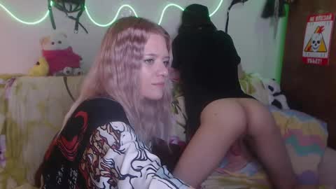 Snapshot of your_horny_friends chatting on March 2025 09:56:01 PM Your Horny Friends online show from March 2025 09:56:01 PM