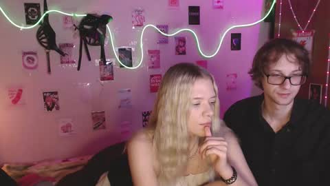 Snapshot of your_horny_friends chatting on October 2025 04:39:01 PM Your Horny Friends online show from October 2025 04:39:01 PM