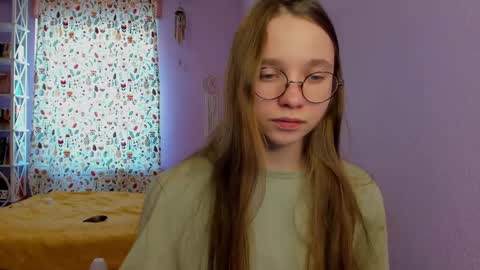 Leslie online show from February 2025 11:06:02 AM