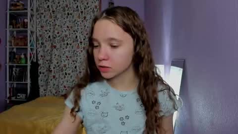 Leslie online show from September 2025 02:49:02 AM