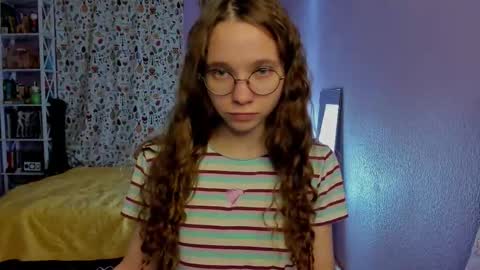 Leslie online show from November 2025 10:43:02 PM