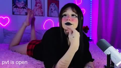 Snapshot of your_little_eva chatting on October 2025 11:27:01 PM Eva online show from October 2025 11:27:01 PM