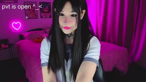 Snapshot of your_little_eva chatting on January 2026 11:53:01 PM Eva online show from January 2026 11:53:01 PM