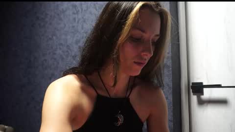 Snapshot of your_little_flexible_girl chatting on November 2025 09:04:01 PM Meri online show from November 2025 09:04:01 PM