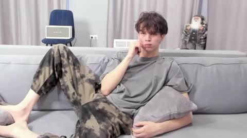 your_shy_guy online show from January 2025 07:17:01 AM