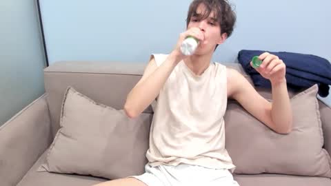 your_shy_guy online show from September 2025 06:29:01 PM