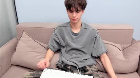 your_shy_guy online show from October 2025 06:15:01 AM