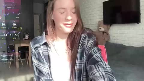 Mia  online show from March 2026 10:20:01 AM