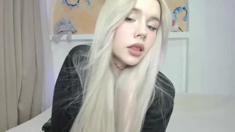 Snapshot of your_tender_doll chatting on December 2025 02:24:02 PM Alice online show from December 2025 02:24:02 PM