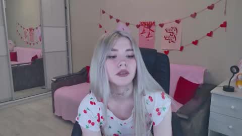 Snapshot of your_tender_doll chatting on December 2025 11:17:02 AM Alice online show from December 2025 11:17:02 AM