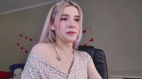 Snapshot of your_tender_doll chatting on January 2026 07:06:01 PM Alice online show from January 2026 07:06:01 PM