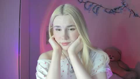Snapshot of your_tender_doll chatting on March 2026 04:43:01 PM Alice online show from March 2026 04:43:01 PM