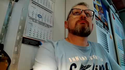 Snapshot of your_tipie chatting on October 2025 11:13:02 AM your_tipie online show from October 2025 11:13:02 AM