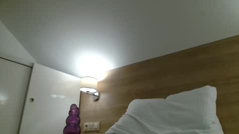 Snapshot of your_tipie chatting on November 2025 09:00:02 PM your_tipie online show from November 2025 09:00:02 PM