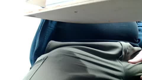 Snapshot of your_tipie chatting on April 2026 11:43:01 AM your_tipie online show from April 2026 11:43:01 AM