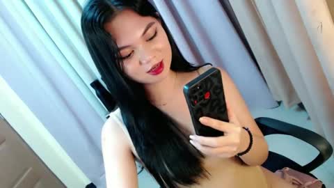 Snapshot of yourangelictransgirl chatting on December 2024 06:09:02 PM Hi its me Yna online show from December 2024 06:09:02 PM