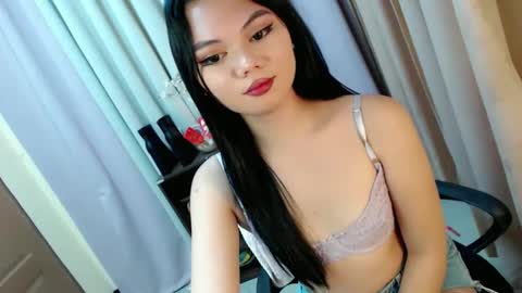 Snapshot of yourangelictransgirl chatting on December 2024 05:42:01 PM Hi its me Yna online show from December 2024 05:42:01 PM