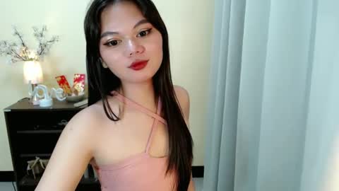 Snapshot of yourangelictransgirl chatting on February 2025 06:37:02 PM Hi its me Yna online show from February 2025 06:37:02 PM